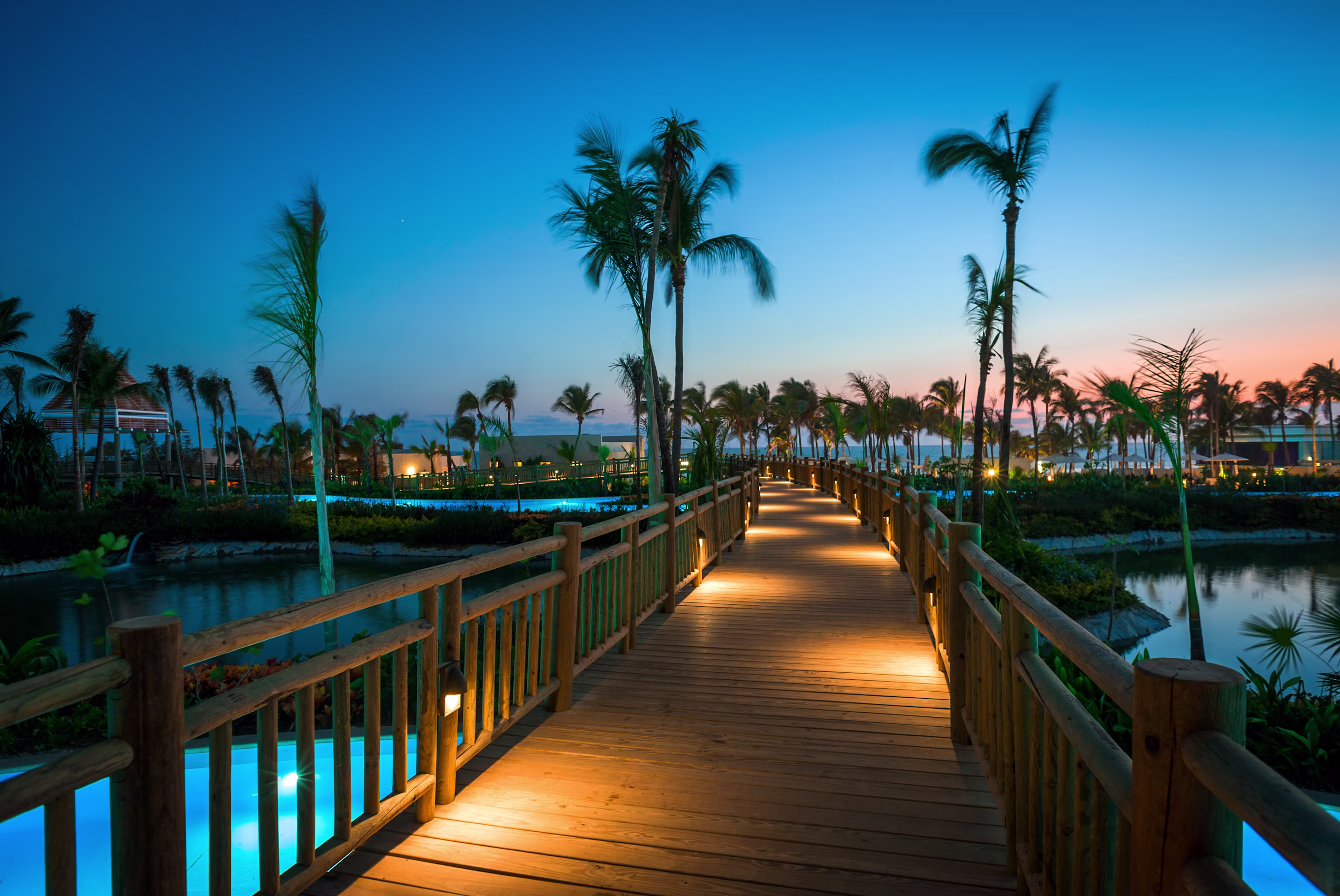 Image > Resort > Mexico > The Grand Mayan Acapulco > Gallery > MX-TGMA-EXT-003.jpg