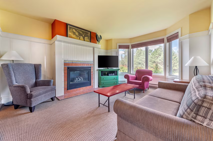 Image > Resort > Canada > Tremblant, a Hilton Grand Vacations Club > Gallery > YMXTR-1BDRM-1KG-LIV-K1SVR1-2023-002.jpg