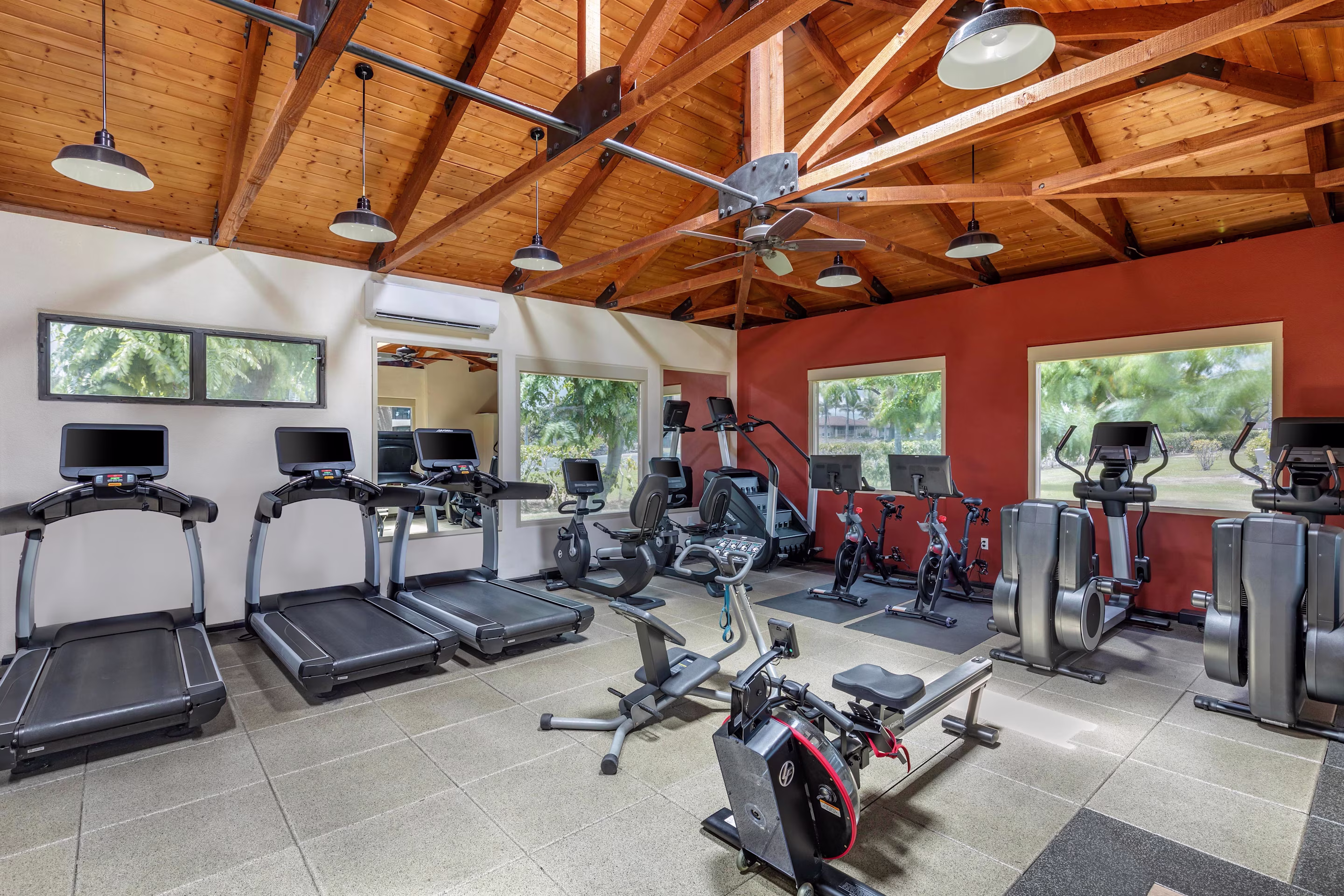 Image > Resort > Hawaii > The Bay Club, a Hilton Grand Vacations Club > Gallery > BCGV-FIT-2023-001.jpg