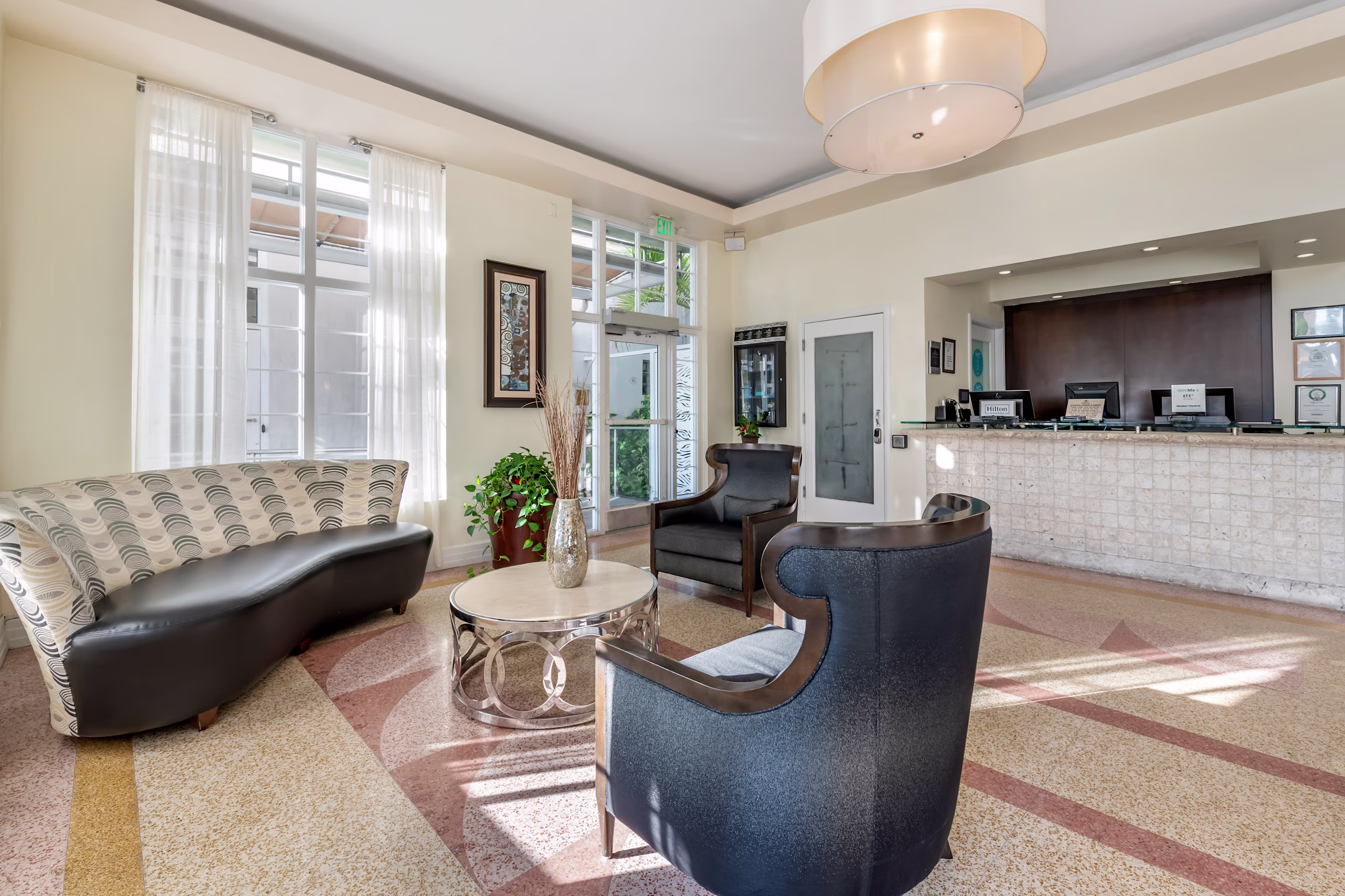 Image > Resort > Florida > McAlpin Ocean Plaza, a Hilton Grand Vacations Club > Gallery > MIAMS-LOBBY-2022-001.jpg
