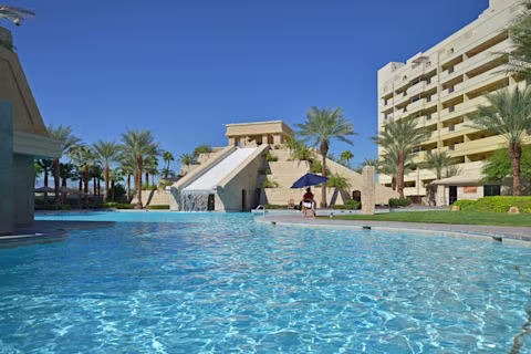Image > Resort > Las Vegas > Cancun Las Vegas, a Hilton Vacation Club > Gallery > CAN_OUTDOOR_POOL_1344_2015_RGB.jpg