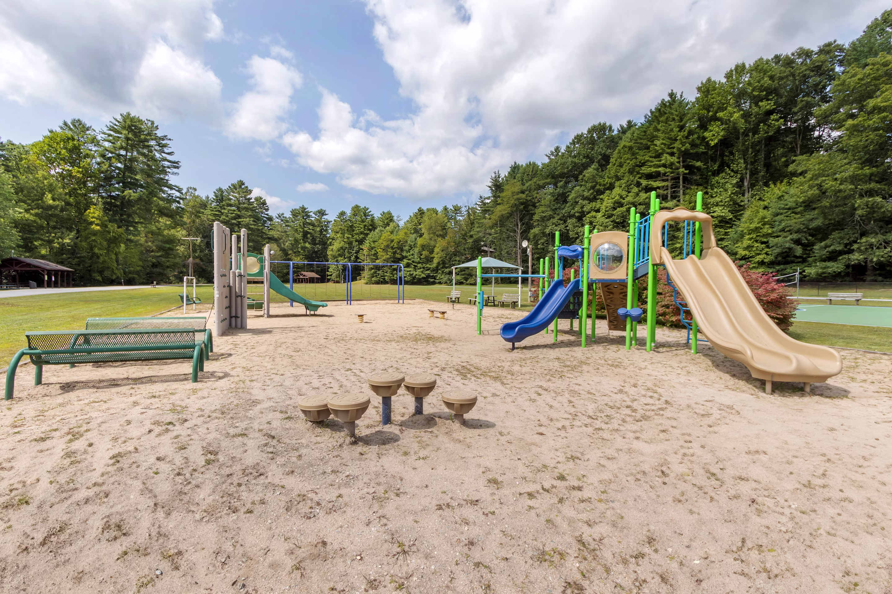 Image > Resort > North & South Carolina > Fairway Forest Resort > Gallery > FFR-EXT-AC-2024-001.jpg