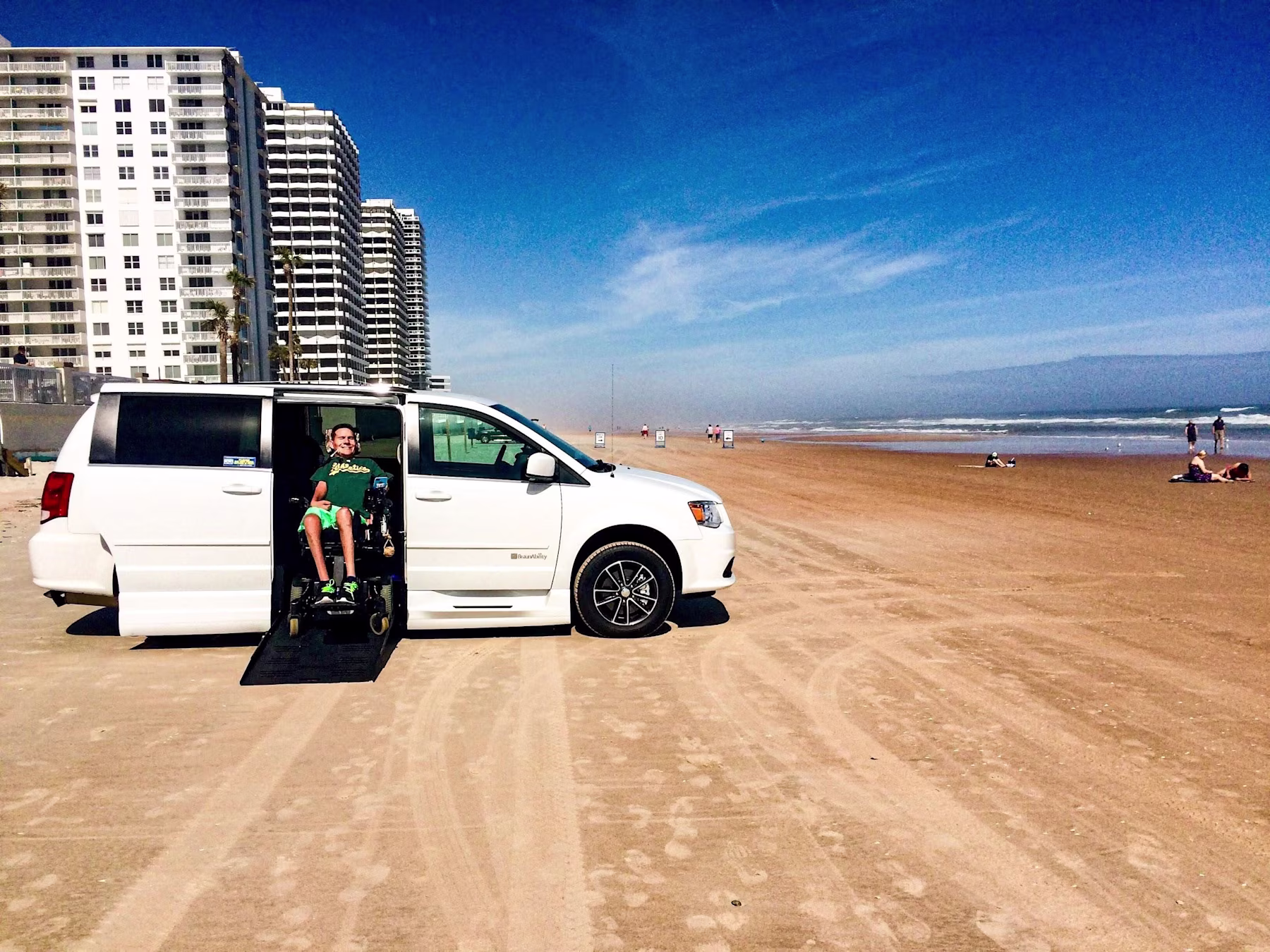 Hilton Grand Vacations SeaWorld A for Handicap Accessible Rooms_Body_July_20