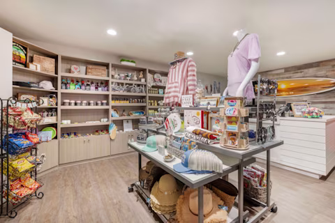 Image > Resort > California > Riviera Beach & Shores, a Hilton Vacation Club > Gallery > SNARB-MKT-2025-001.jpg