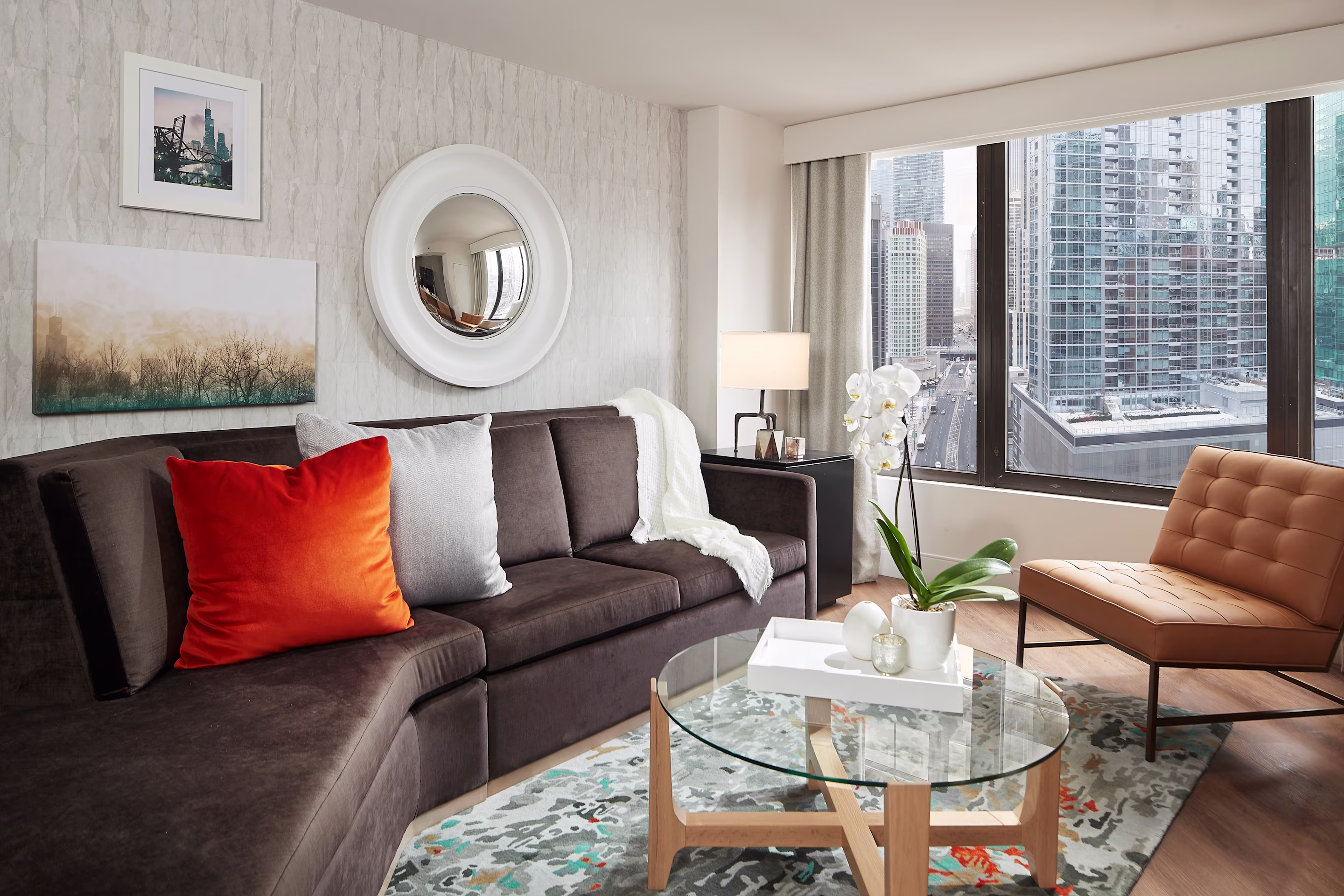 Image > Resort > Chicago > Chicago Magnificent Mile, a Hilton Grand Vacations Club > Gallery > DoubleTreebyHiltonHotelChicago-MagnificentMileLivingRoom21bedroomsuite.jpg