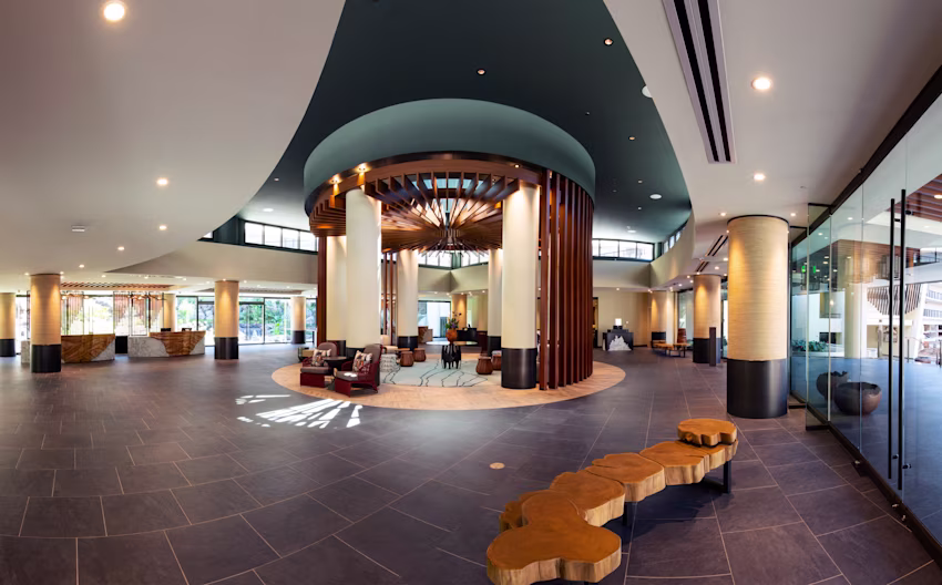 Image > Resort > Hawaii > Ocean Tower, a Hilton Grand Vacations Club > Gallery > HI-OTO-LOBBY-2018-002_edit.jpg