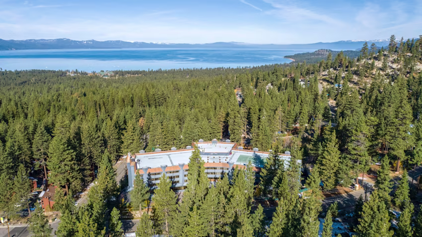 Image > Resort > California > Tahoe Seasons, a Hilton Vacation Club > Gallery > TVLSE-EXT-AERIAL-2023-003.jpg