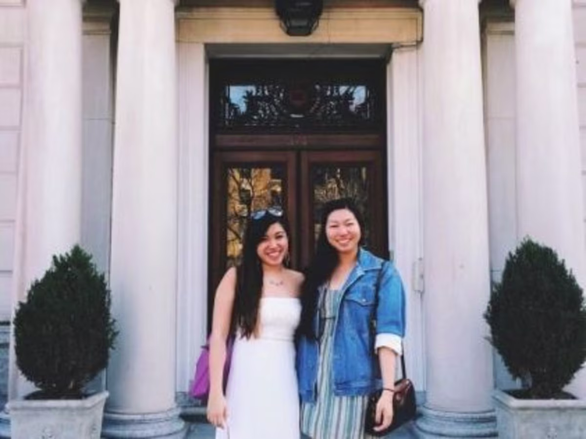 A Hilton Grand Vacations Owner and her friend on Newbury Street in Boston