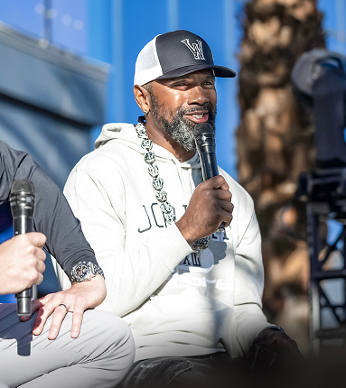 Charles Woodson talking to audience