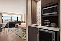 Image > Resort > Chicago > Chicago Magnificent Mile, a Hilton Grand Vacations Club > Gallery > DoubleTreebyHiltonHotelChicago-MagnificentMileStudio3.jpg