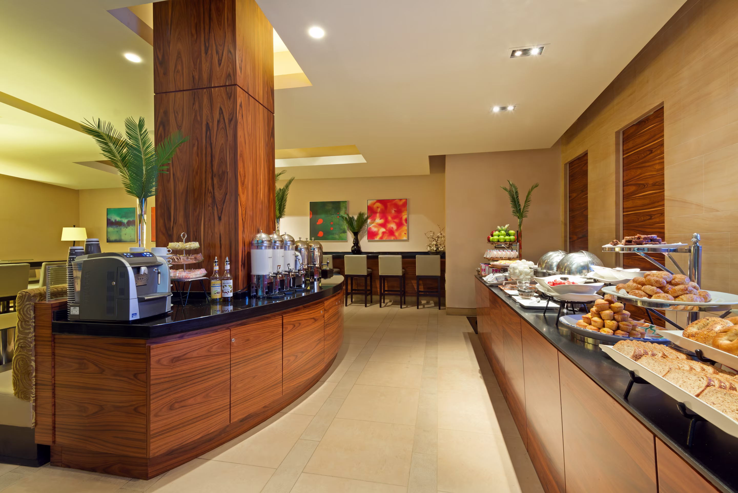 Image > Resort > New York > West 57th Street, a Hilton Club > Gallery > NY-W57-BKFSTROOM-2014-001.JPG