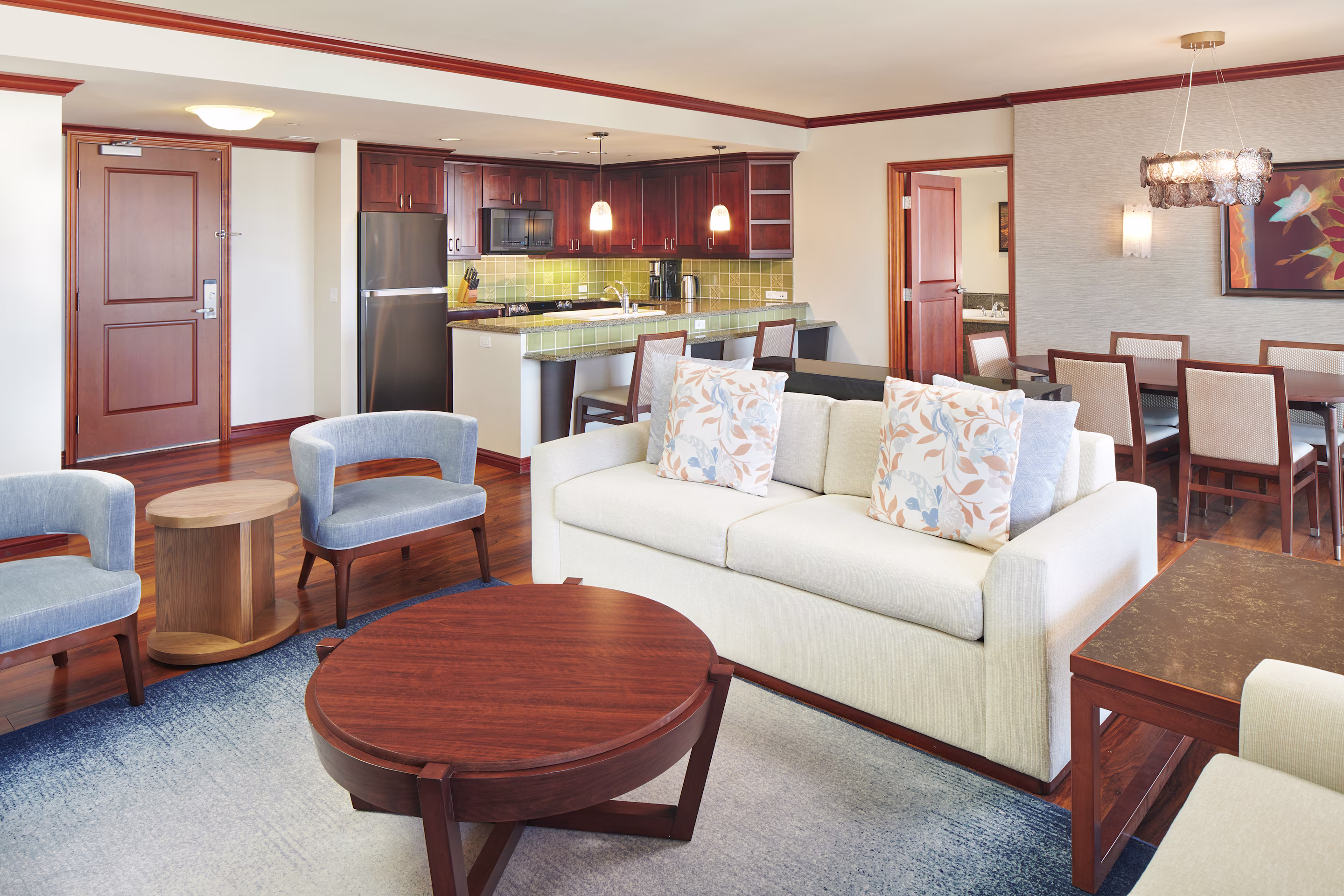 Image > Resort > Hawaii > Grand Waikikian, a Hilton Grand Vacations Club > HNLGW-2BDRM-2KG-PENT-LIV-2019-K2WOU2-001.jpg