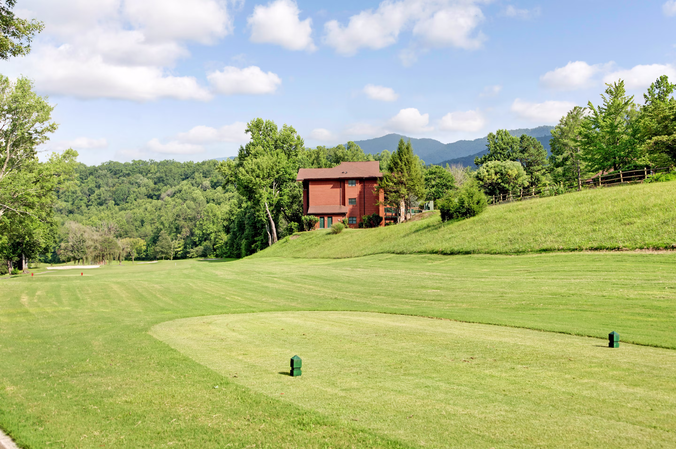 Image > Resort > Bent Creek Golf Village, a Hilton Vacation Club > BCG_EXT_GOLF_COURSE_TEE-1_398_2015_RGB.jpg