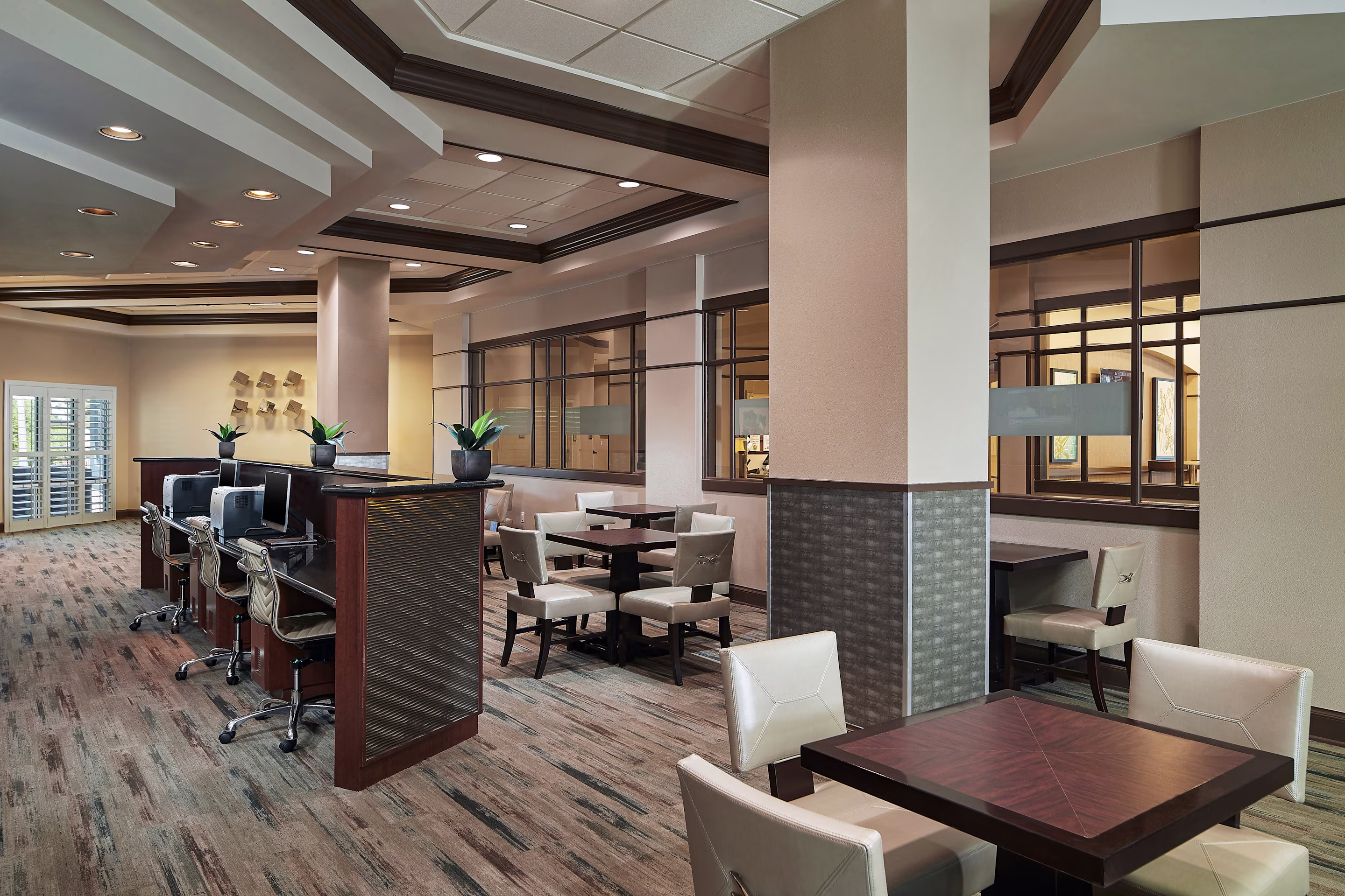 Image > Resort > Las Vegas > Paradise, a Hilton Grand Vacations Club > Gallery > NV-PAR-LNG-2019-002_edit.jpg