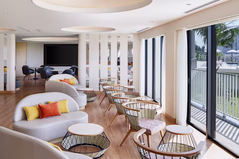 Image > Resort > Japan > The Beach Resort Sesoko, a Hilton Club > Gallery > JPN-BRS-LNG-2021-001_edit.jpg