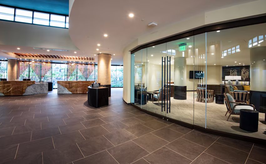 Image > Resort > Hawaii > Ocean Tower, a Hilton Grand Vacations Club > Gallery > HI-OTO-LOBBY-2018-003_edit.jpg