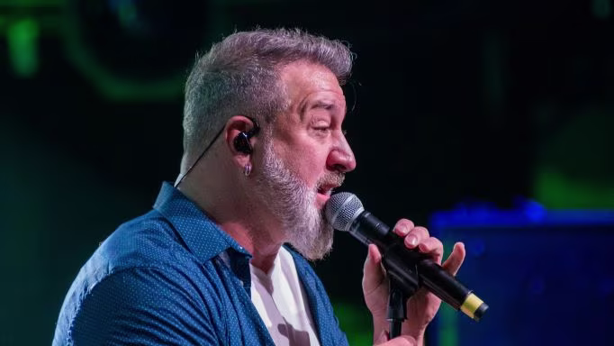 Joey Fatone performing, Hilton Grand Vacations Ultimate Access, HGV Live! show. 