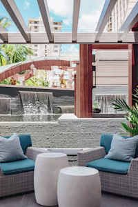 Image > Resort > Hawaii > Hokulani Waikiki, a Hilton Grand Vacations Club > Gallery > HI-HOK-EXT-PATIO-2021-006_edit.jpg
