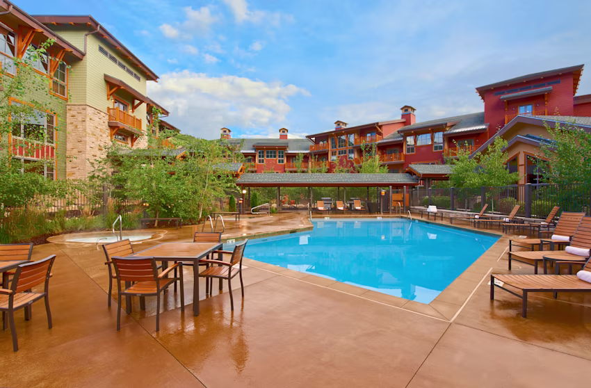 Image > Resort > Utah > Sunrise Lodge, a Hilton Grand Vacations Club > Gallery > UT-SLO-EXT-POOL-2014-001.jpg