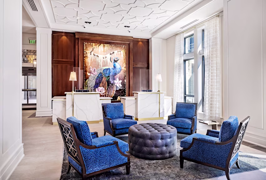 Image > Resort > North & South Carolina > Liberty Place Charleston, a Hilton Club > Gallery > CHSLP-LOBBY-2020-001.jpg