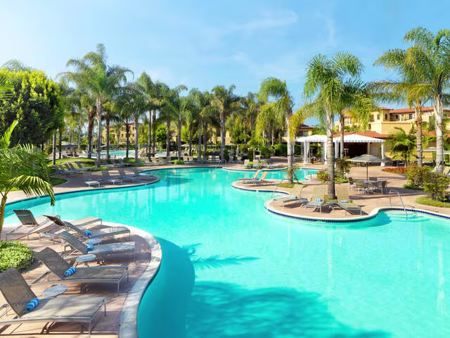 10 Reasons to Love_body 2_dec_21