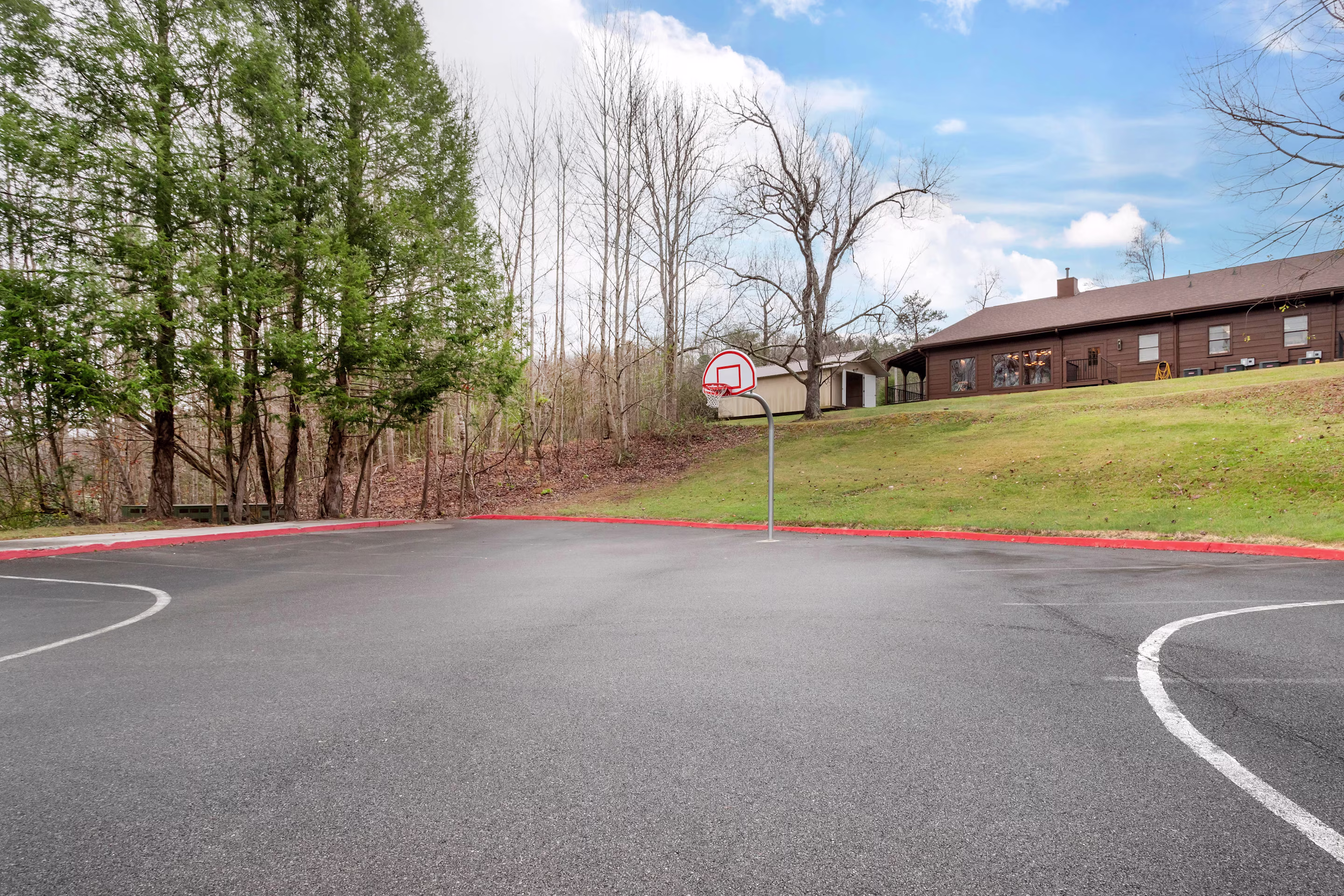 Image > Resort > Tennessee > Bent Creek Golf Village > TYSBC-EXT-SPT-2024-001.jpg